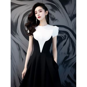 独特别致裙子2024夏季小众设计高级感御姐气质收腰黑白拼接连衣裙