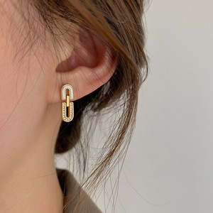 2023年新款精致贝母拼接曲别针耳钉耳坠高级感耳环女个性时尚耳环