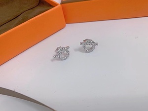 爱马仕猪鼻子耳钉