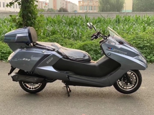 宝马款大船摩托车沙发国四电喷大绵羊雅马哈马杰斯特t3踏板车旅行