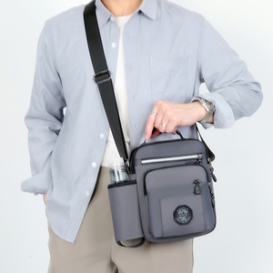 日本代购男士商务休闲轻便包多层单肩包放水壶水杯通勤斜跨小背包