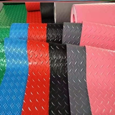 日本购红色橡胶b地板室内家用pvc可擦洗2m阻燃塑胶简g易树胶地面