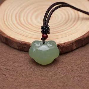 和田玉宝宝小色珠宝吊坠晴锁水锁儿童新疆平安玉挂坠女款玉玉如意