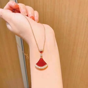 bvlgari/宝格丽扇贝项链18k玫瑰金白金镶钻满钻白贝母扇形项链女
