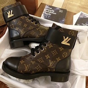 lv/路易威登女鞋秋冬款ranger经典老花拼接金扣短筒靴马丁靴