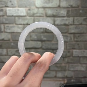 00huangqiliang2580淘宝正品翡翠清新老坑白冰玉镯子缅