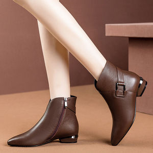 今年流行软皮靴子秋季新款粗跟短筒矮靴平底保暖皮鞋拉链加绒女靴