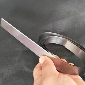 不锈钢刀片美工切割蜂蜜绵泡沫刀长形长条刀片超薄可海弯曲定制
