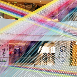 彩虹线装置商场空中吊饰中庭美陈天井装饰展厅橱窗艺术创意布置