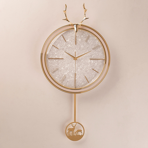 北欧麋鹿头挂钟轻奢时钟静音创意钟表装饰客厅现代简约家用石英钟