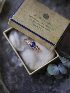《罗马往事》日系镶嵌深蓝色盾牌戒指女高级感小众设计复古指环