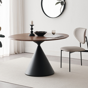 北欧实木圆桌现代简约家用小户型饭桌子轻奢创意中古风餐桌椅组合