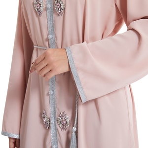 迪拜旅游MU斯林长袍连衣裙印尼服装robe worn by a Turkish woman