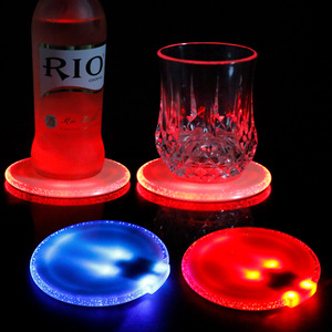 创意酒吧用品发光杯垫彩色led亚克力重力感应闪光杯垫ktv道具杯垫