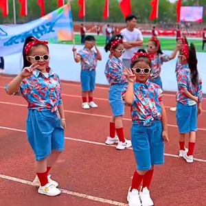 港风儿童演出服六一节的衣服护花使者新款啦啦队拉拉队表演幼儿园
