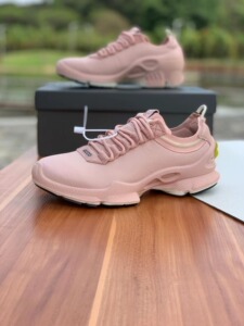 直邮代购ecco/爱步倪妮同款慢跑运动鞋女轻便休闲跑鞋 健步c_阿里巴巴