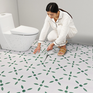 卫生间浴室地板贴自粘防水防滑防潮厨房地贴地面翻新改造花砖贴纸