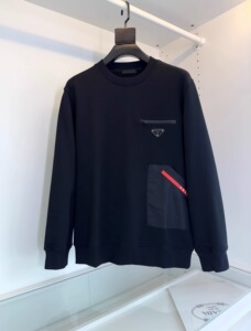 prada/普拉达男装23ss秋冬休闲长袖卫衣男三角标时尚圆领t恤上衣