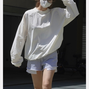 白色夏季新款韩版尼龙防嗮卫衣圆领轻薄透气宽松廓形休闲上衣女