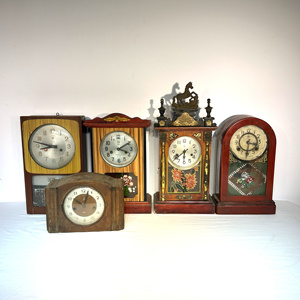 八十年代民俗老物件老式挂钟钟表马头钟座钟影视道具复古装饰摆件