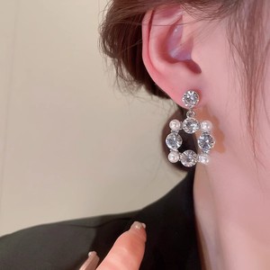 S925银针轻奢小众方形珍珠锆石耳钉珠光宝气优雅显脸小耳坠