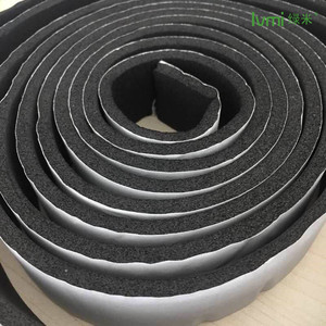 b1级隔热阻燃橡塑板 自粘背胶橡塑保温棉 空调黑色橡塑吸音发泡板