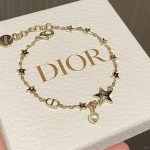 Dior/迪奥2024SS新款复古D字母猪鼻子细链五角星珍珠镶钻气质手链