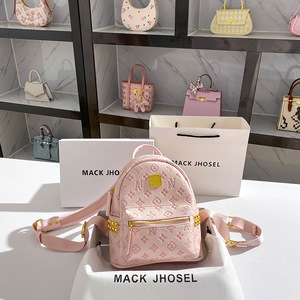 MACK JHOSEL香港女包流行粉色大容量双肩包包2024高级感时尚柳钉