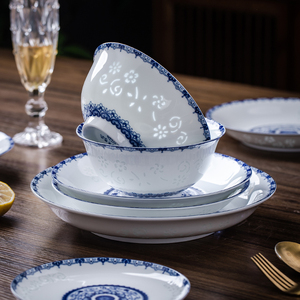 景德镇中式釉下彩高白瓷青花玲珑陶瓷碗家用碗盘碗碟餐具组合高温