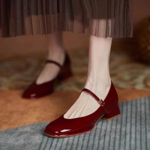 蜘蛛王法式复古玛丽珍女鞋2024春秋新款中跟红色单鞋女粗跟小红鞋