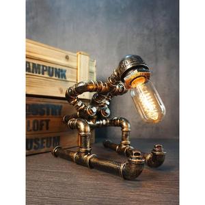 创意复古工业风灯饰朋克铁管台灯水管机器人礼物咖啡酒吧装饰摆件