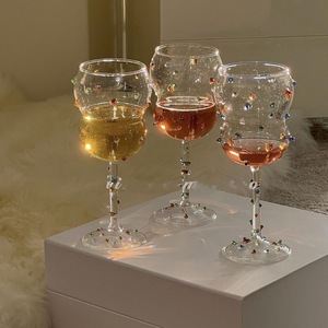 创意彩色玻璃脚杯葡萄酒杯酒吧专用鸡尾酒杯珠点果酒杯子