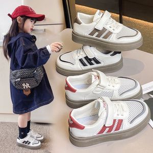 巴拉巴柆韩系女童德训鞋2024春夏新款韩版透气网面儿童板鞋宝宝软