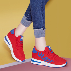 小红鞋女百搭网面2021夏季大红色软底运动鞋本命年透气女士休闲鞋