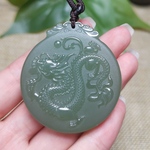 新疆和田玉龙牌吊坠天然玉石圆牌双面雕刻生肖龙龙腾盛世玉佩挂件