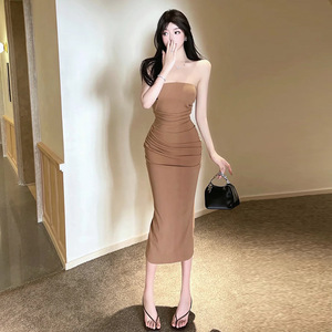 褶皱紧身包臀一步裙收腰修身一字肩抹胸纯欲高级感性感连衣裙女夏