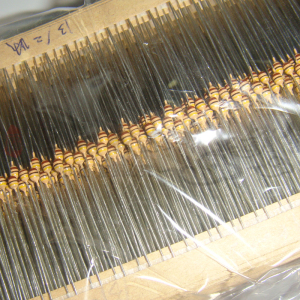 acc-b104k500p52轴向陶瓷色环独石电容100nf 0.1uf 50v 10%