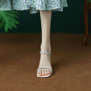 法式晚风凉鞋女一字带水钻粗跟高级感仙女风水晶透明跟夏季高跟鞋