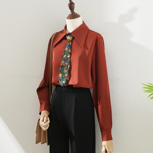 复古港味撞色领带气质高级感缎面翻领红色衬衫女直筒垂感别致上衣