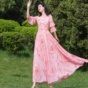 惊艳连衣裙设计感小众2022年新款夏季粉色时尚气质显瘦大摆长裙