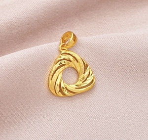 黄金镂空三角形时尚简约足金吊坠