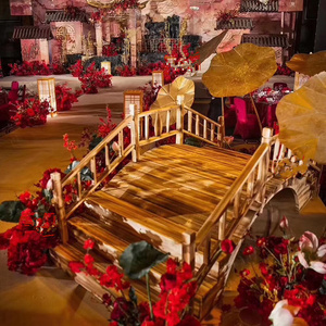 新款婚庆道具木质拱桥栅栏新中式婚礼布置罗马柱路引木桥鹊桥围栏