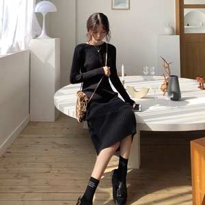 长袖针织连衣裙秋冬新款气质中长款过膝长裙女修身直筒内搭打底裙