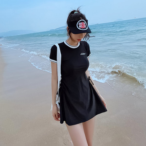 000人付款淘宝泳衣女保守分体平角长袖罩衫防晒遮肚显瘦三件套韩国ins