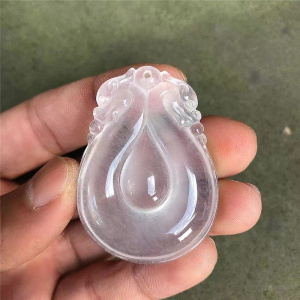 缅甸天然水沫玉a货翡翠伴生矿雪花棉冰底滴水福贝男女款毛衣链坠