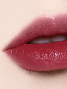 阿玛尼干枯玫瑰色唇釉