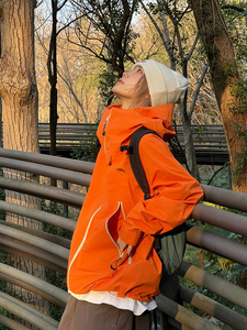 KSKM橙色冲锋衣外套女2024春秋新款户外三合一西藏旅游穿搭情侣装
