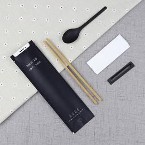 一次性筷勺四件套外卖商用四合一餐包纸巾黑色纯色牛皮纸筷子定制
