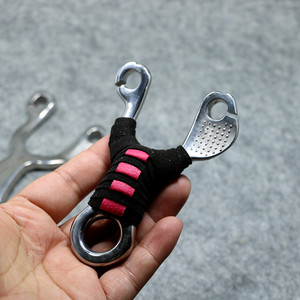 新款小弓门圆皮筋传统弹弓刺猬指托左手不锈钢环形定位大耳朵弹弓