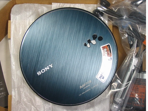 000人付款淘宝全新索尼d-ne20,国行蓝色带索尼封条,孤品一件,值得收藏